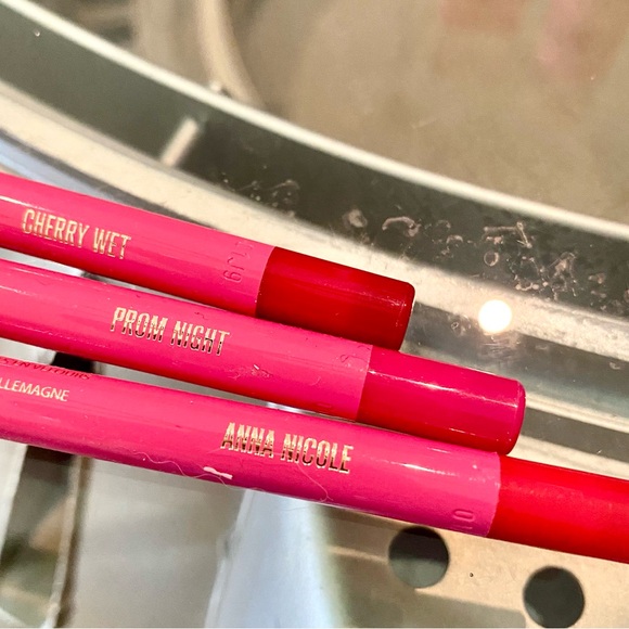 JEFFREE STAR ⭐️Makeup BUNDLE. Red & Pink Lipliners, Lipstick in ‘RedRum’ PLUS 🙌 - Picture 13 of 16